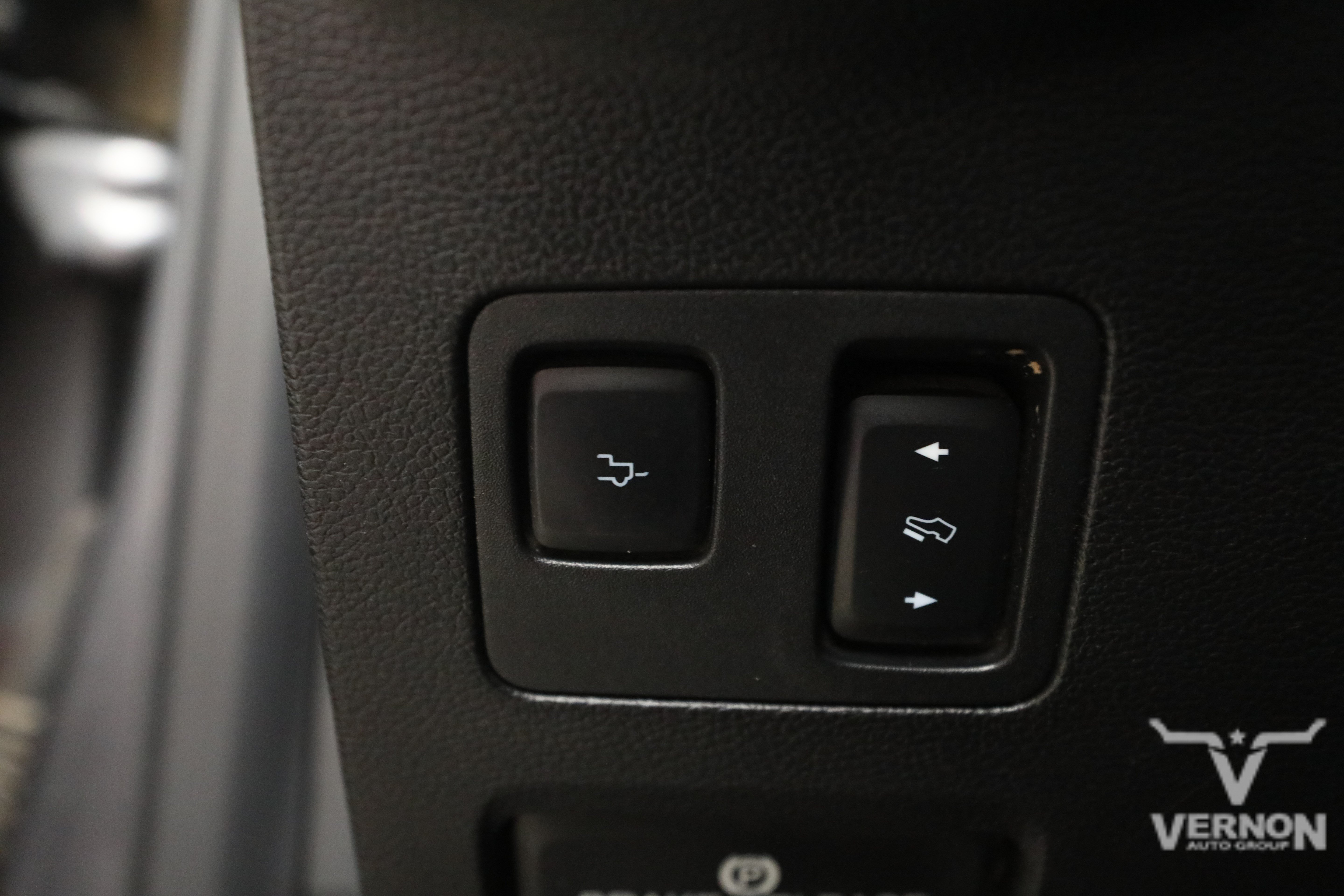 Used 2021 Ford F350 Platinum AWD/4WD image 16