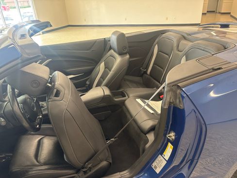 Used 2019 Chevrolet Camaro LT w/ Technology Package RWD image 17