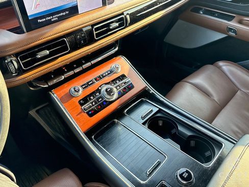 Used 2020 Lincoln Aviator Reserve w/ Equipment Group 202A image 21