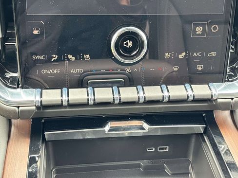 New 2026 GMC Yukon XL Denali w/ Advanced Technology Package image 19