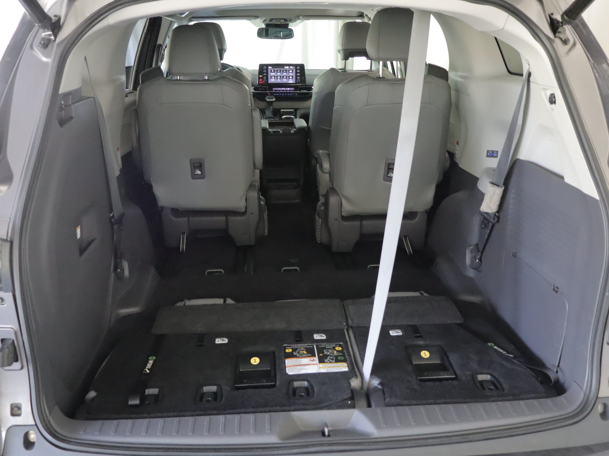 Used 2021 Toyota Sienna XLE w/ XLE Plus Package AWD/4WD image 21