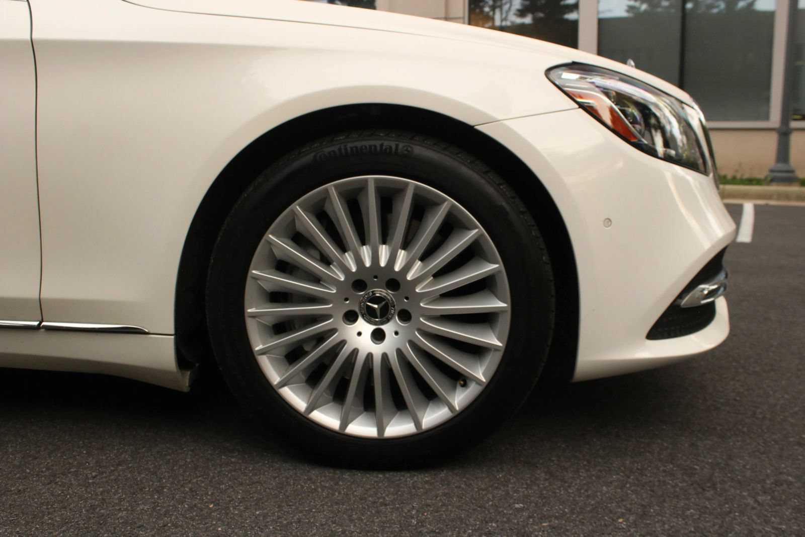 Used 2020 Mercedes-Benz S 560 Sedan w/ Premium Package image 5