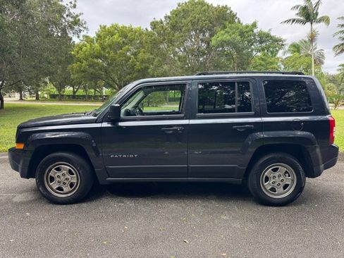 Used 2015 Jeep Patriot Sport w/ Power Value Group FWD image 4