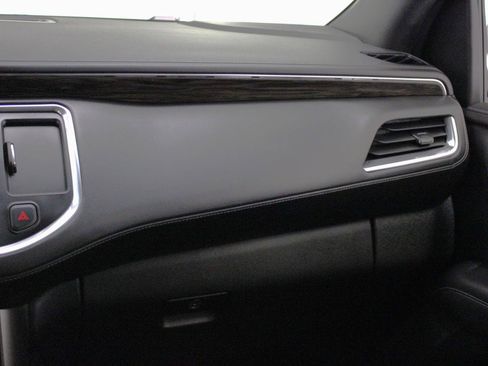 Used 2021 Chevrolet Suburban Z71 w/ Z71 Signature Package AWD/4WD image 56