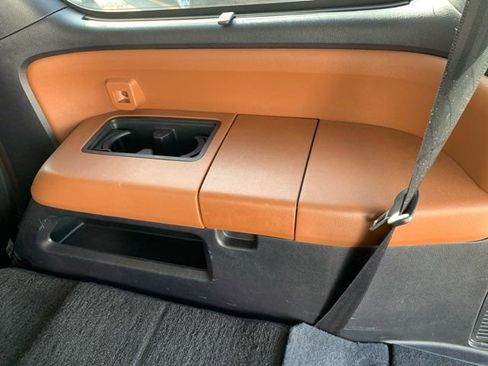 Used 2019 Toyota Sequoia Platinum image 27