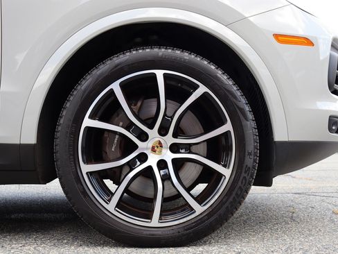 Used 2022 Porsche Cayenne Platinum Edition w/ Premium Package Plus AWD/4WD image 21