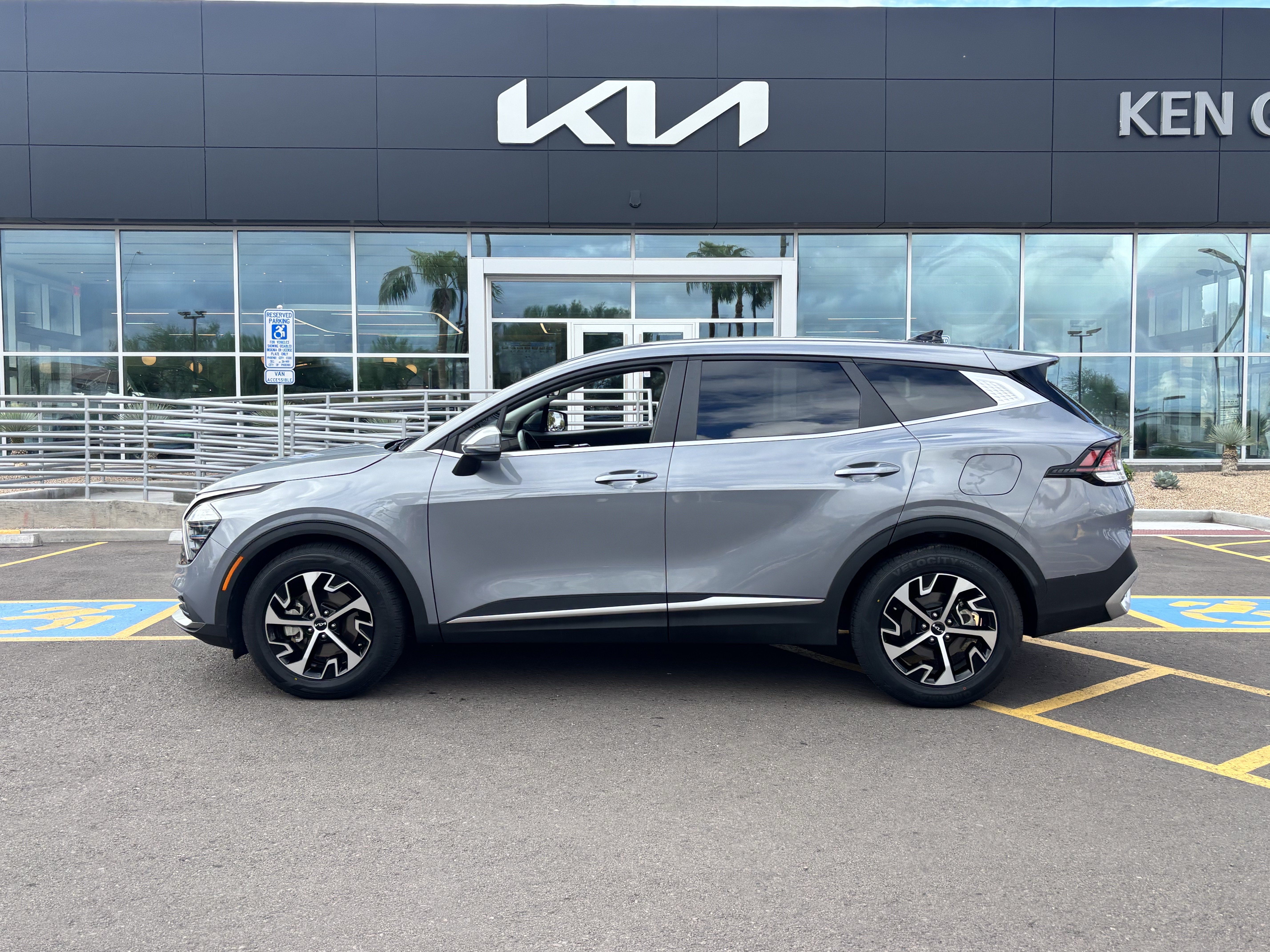 Certified 2024 Kia Sportage EX FWD image 5