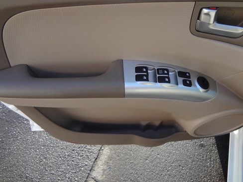 Used 2009 Kia Sportage LX image 13