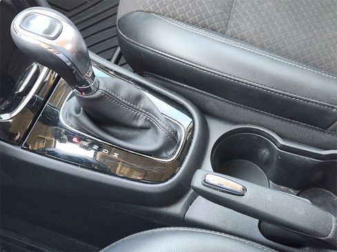 Used 2021 Buick Encore Preferred image 20