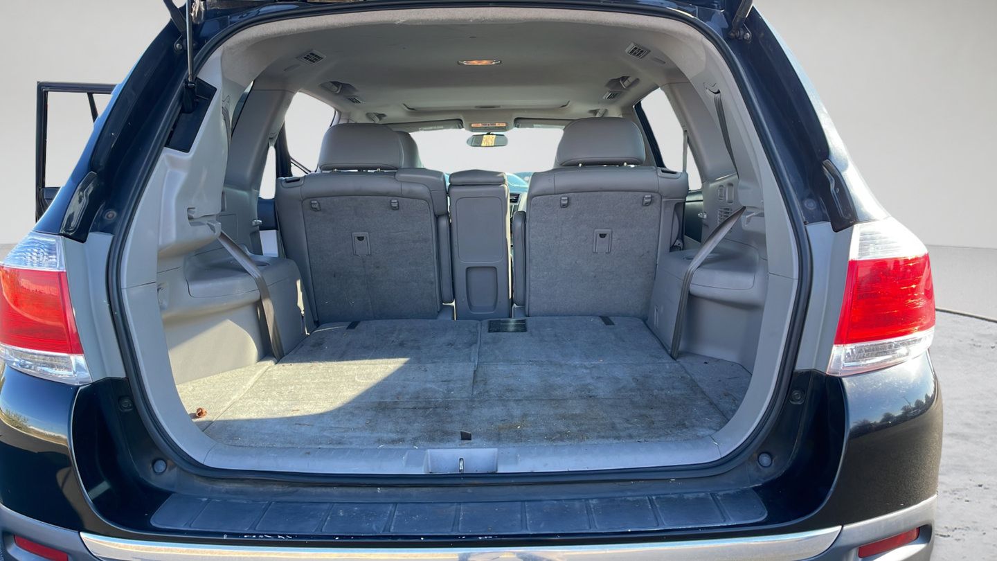 Used 2013 Toyota Highlander Limited AWD/4WD image 10
