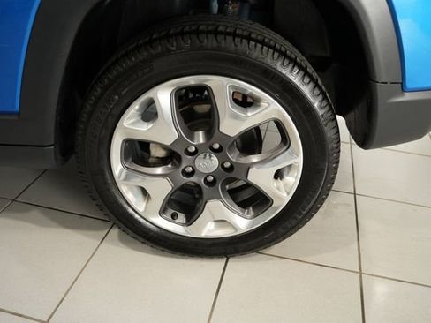 Used 2019 Jeep Compass Limited AWD/4WD image 9