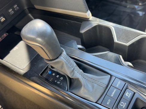 Used 2025 Toyota Camry Hybrid image 19