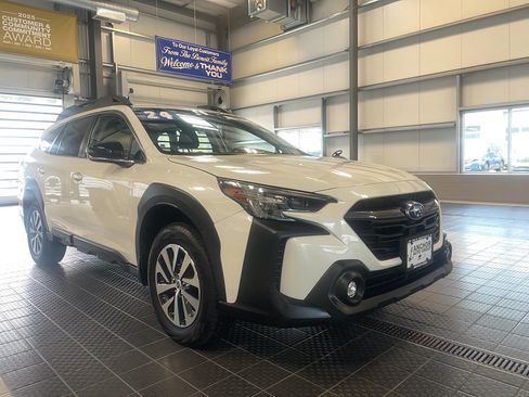 Used 2024 Subaru Outback Premium AWD/4WD image 1