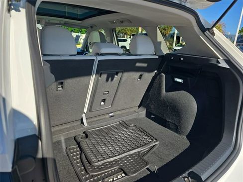 Used 2025 Volkswagen Taos SE image 25