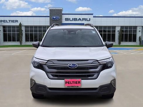 Used 2025 Subaru Forester Premium AWD/4WD image 2