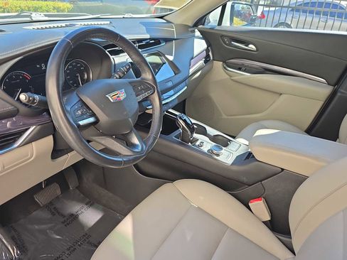 Used 2021 Cadillac XT4 Luxury image 14