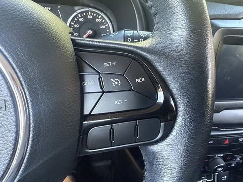 Used 2020 Jeep Renegade Altitude image 31