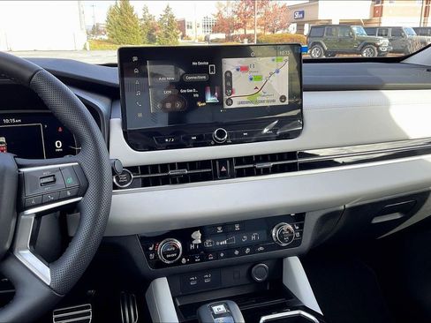 Used 2025 Mitsubishi Outlander SEL image 6