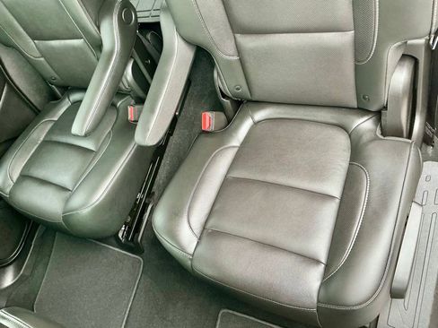 Used 2019 GMC Acadia SLT FWD image 30