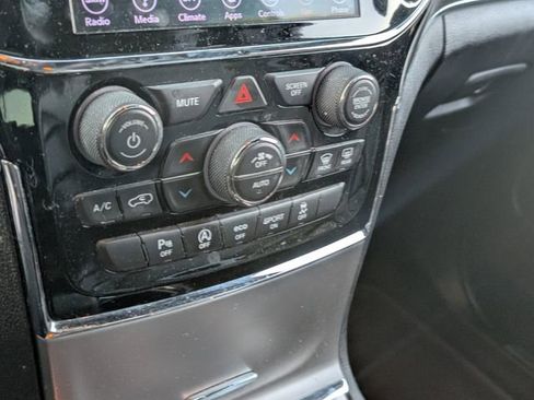 Used 2019 Jeep Grand Cherokee Limited image 22