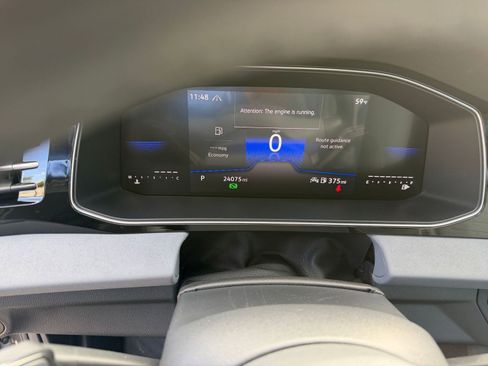 Used 2025 Volkswagen Jetta SE image 41