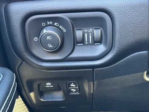 Used 2022 RAM 1500 Laramie image 21