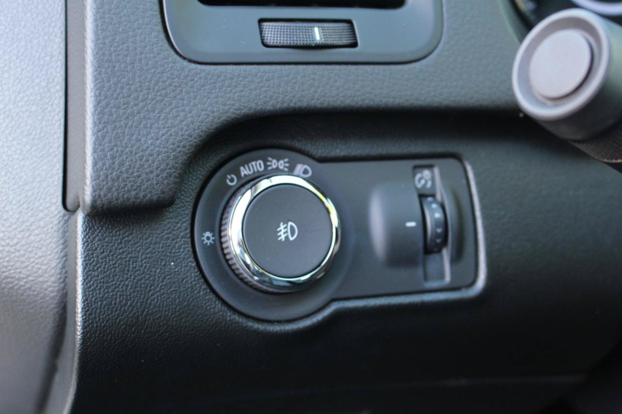 Used 2014 Buick Regal FWD image 18