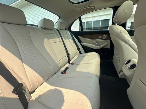 Used 2022 Mercedes-Benz E 350 4MATIC Sedan w/ Driver Assistance Package image 40