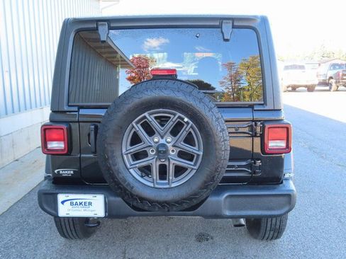 Used 2024 Jeep Wrangler Sport S image 8