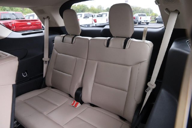 Used 2023 Ford Explorer Limited AWD/4WD image 11