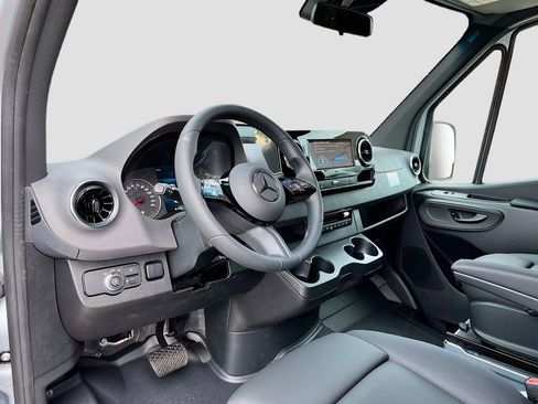 New 2025 Mercedes-Benz Sprinter 2500 image 10
