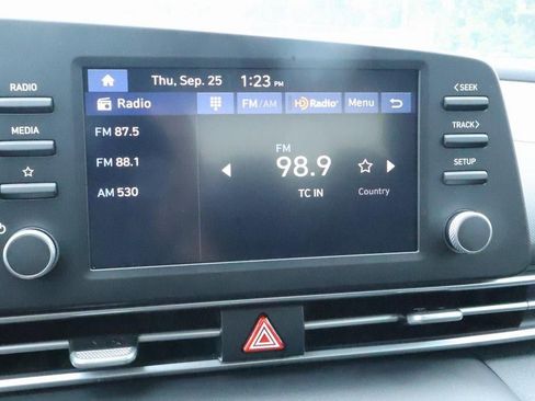 New 2025 Hyundai Elantra SE image 5