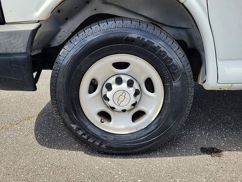 Used 2007 Chevrolet Express 3500 RWD image 8