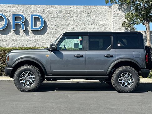 New 2025 Ford Bronco Badlands image 7
