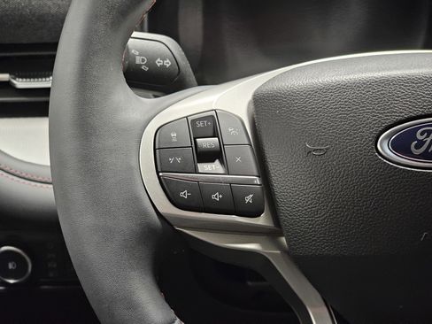 Used 2025 Ford Explorer Active w/ Active Comfort Package image 24