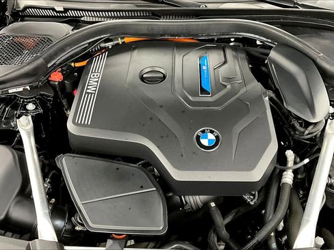 Used 2021 BMW 530e image 31