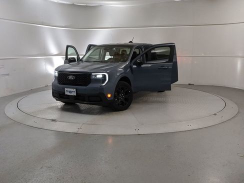 New 2025 Ford Maverick Lariat w/ Black Appearance Package image 12