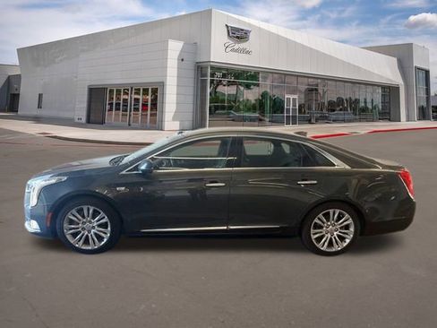 Used 2018 Cadillac XTS Luxury image 2