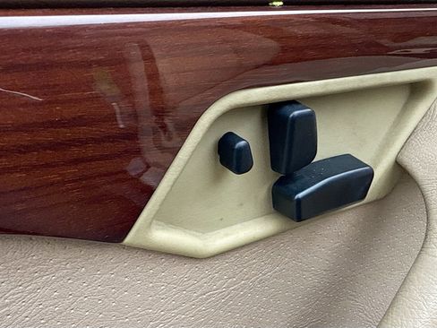 Used 1995 Mercedes-Benz C 280 Sedan image 17