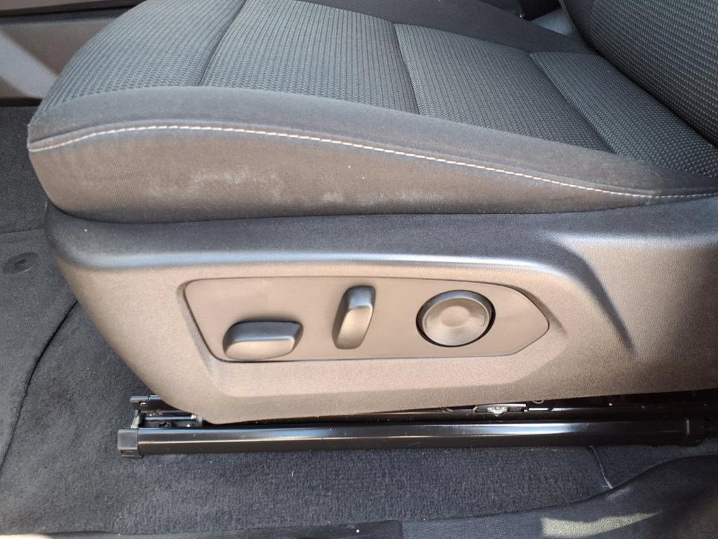 Used 2025 GMC Canyon Elevation w/ Convenience Package AWD/4WD image 23