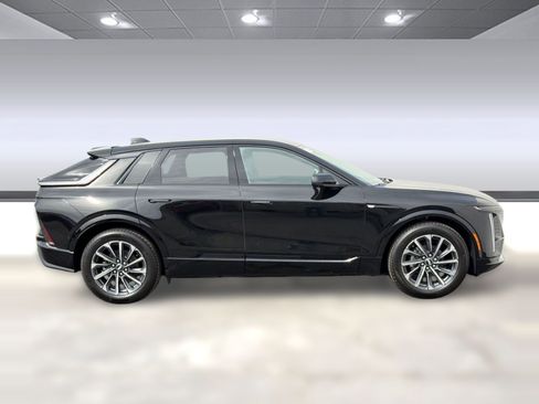 New 2026 Cadillac Lyriq Sport RWD image 8