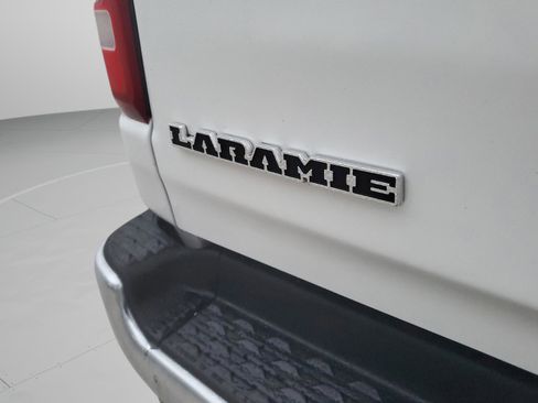 Used 2019 RAM 1500 Laramie image 31