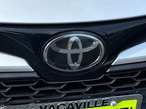 Used 2020 Toyota Corolla Hatchback image 7