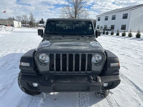 Used 2020 Jeep Gladiator Sport w/ Quick Order Package 24S image 12