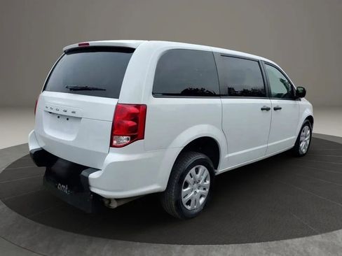 Used 2019 Dodge Grand Caravan SE FWD image 5