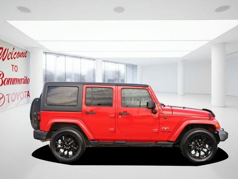 Used 2018 Jeep Wrangler Unlimited Sahara w/ Connectivity Group image 5