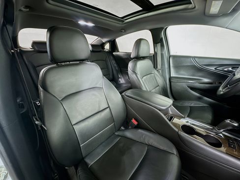 Used 2017 Chevrolet Malibu Premier w/ Premier Sun and Wheel Package image 28