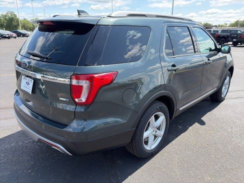 Used 2016 Ford Explorer XLT w/ Equipment Group 202A AWD/4WD image 5