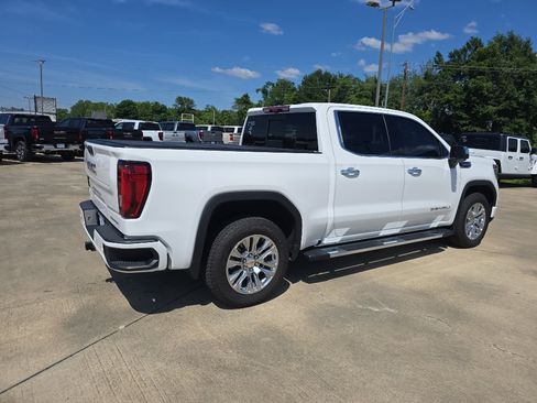 Used 2024 GMC Sierra 1500 Denali w/ Technology Package AWD/4WD image 5