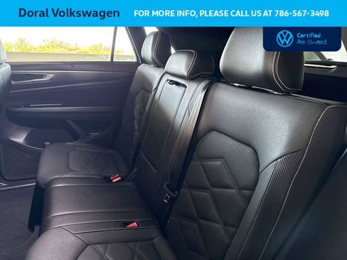 Used 2025 Volkswagen Atlas Cross Sport SE w/ Black Wheel Package image 22